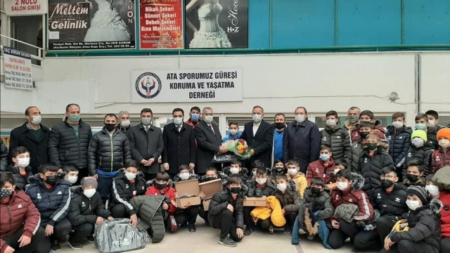 Ceylan’dan 10 derneğe 900 Bin TL destek