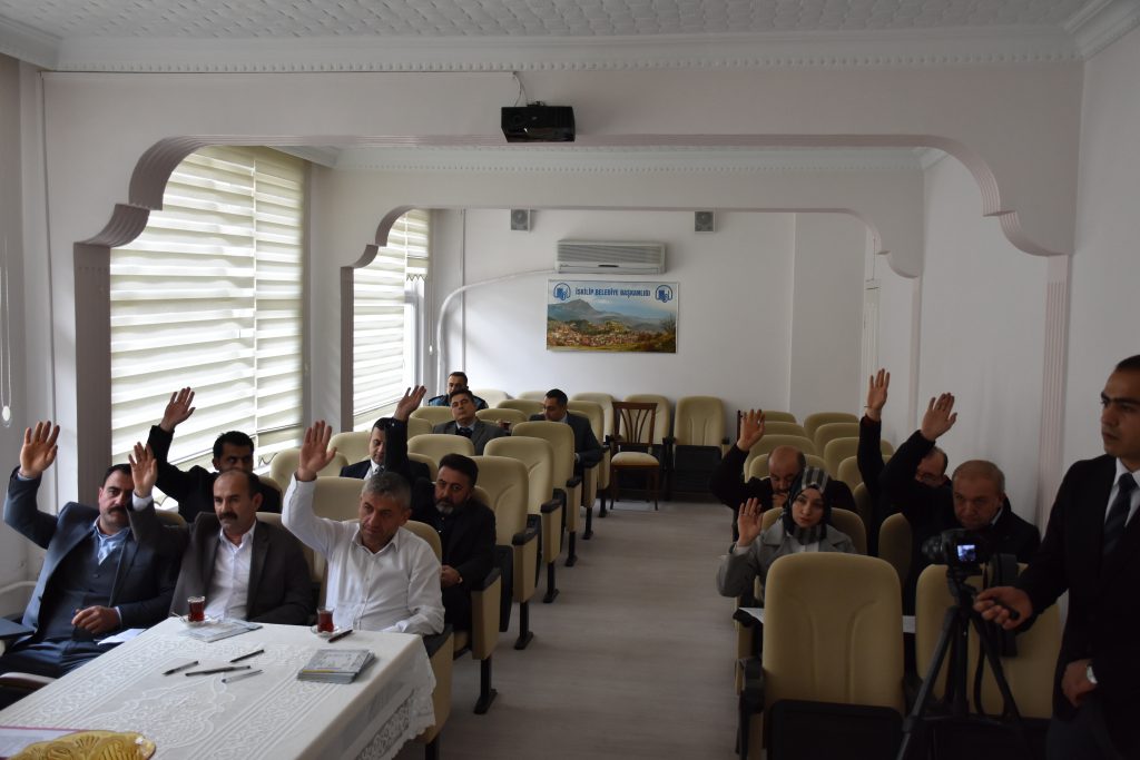  Ali Sülük'e kendi meclis üyelerinden  suç duyurusu  