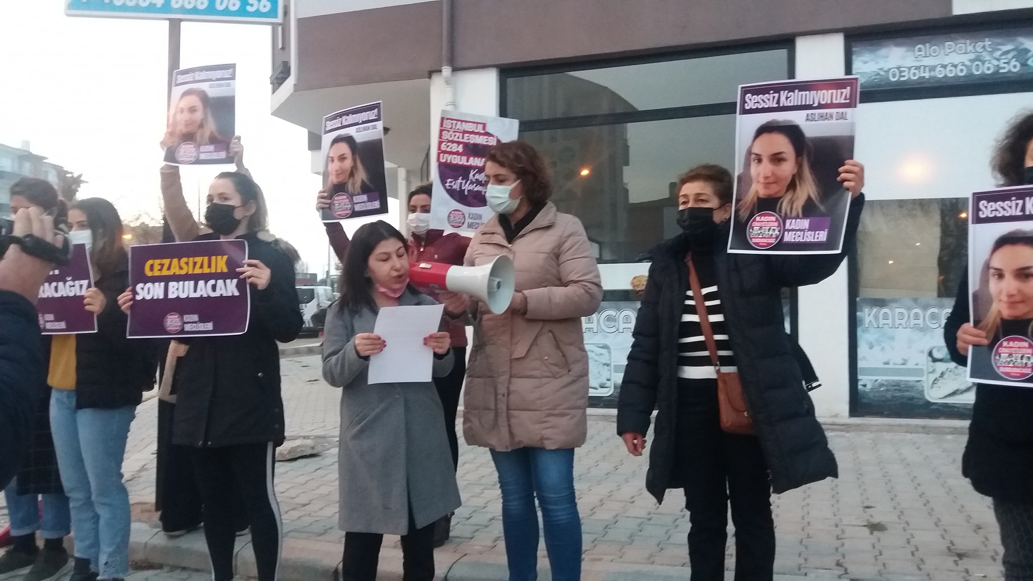 ASLIHAN DAL’IN BOĞULARAK ÖLDÜRÜLMESİNİ PROTESTO ETTİLER