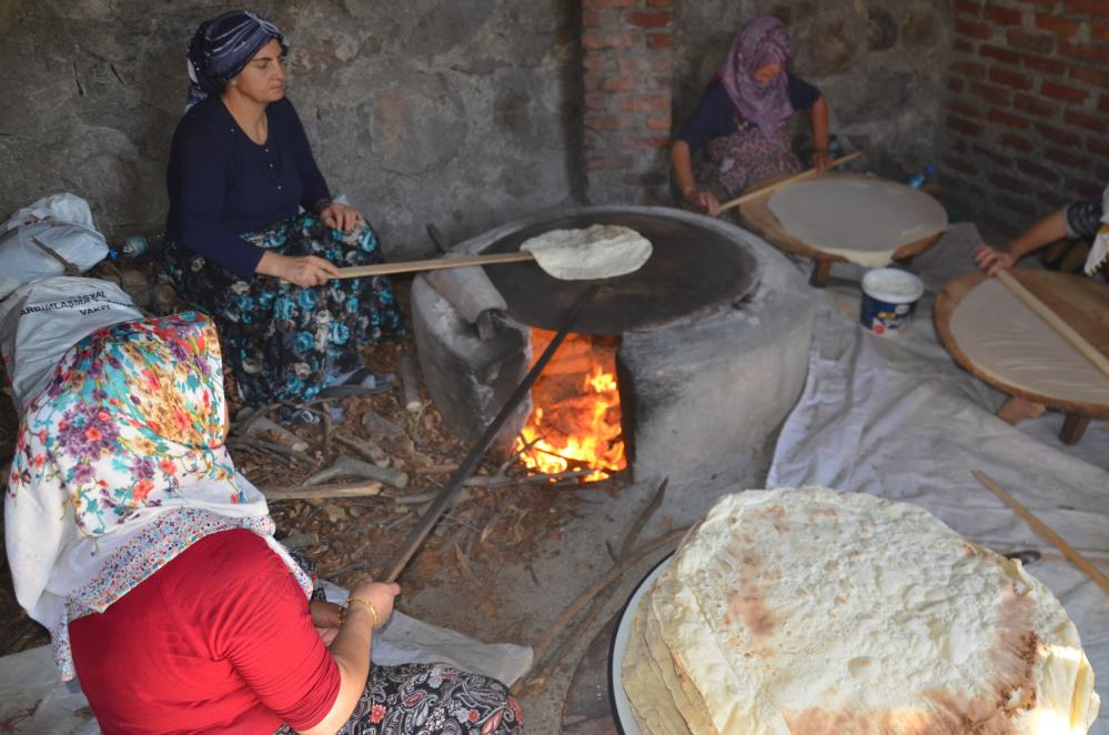 KADINLARIN İMECE USULÜ KIŞ HAZIRLIĞI