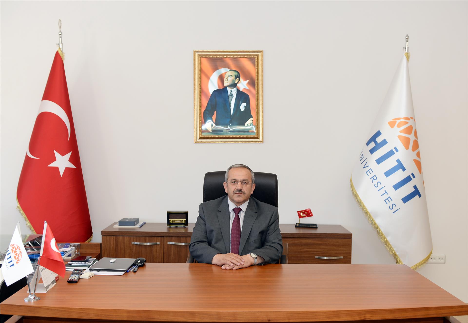 KÜFÜRCÜ GİTTİ, UMRECİ GELDİ 