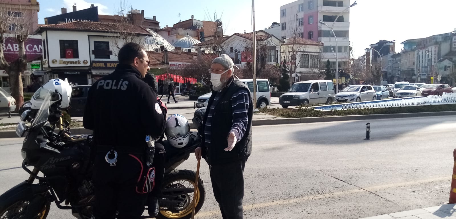 SOKAĞA ÇIKAN 6 VATANDAŞA  ADLİ İŞLEM YAPILDI