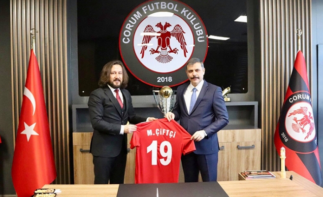 VALİ ÇİFTÇİ ÇORUM FK’Yİ ZİYARET ETTİ