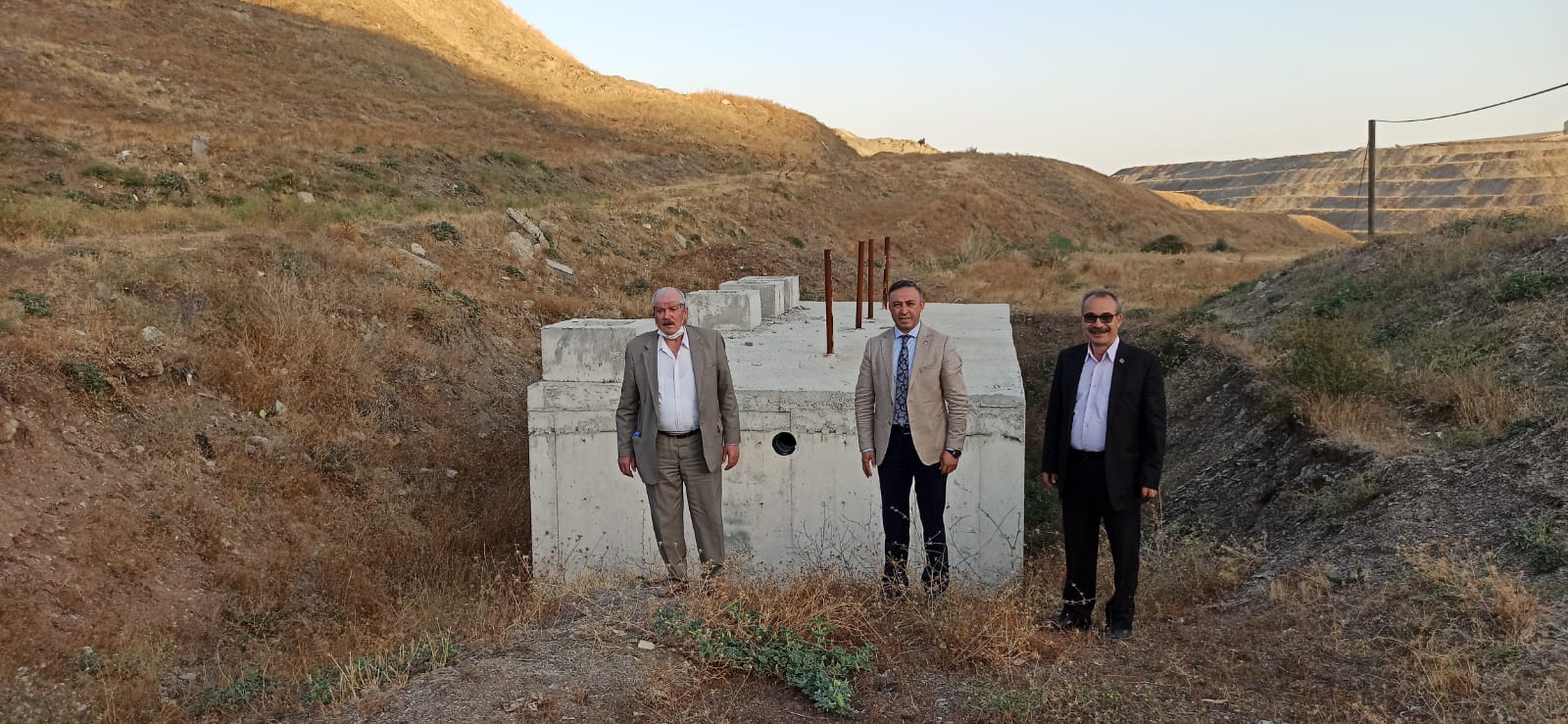 “KANALİZASYON ATIKLARI DEREYE AKIYOR”