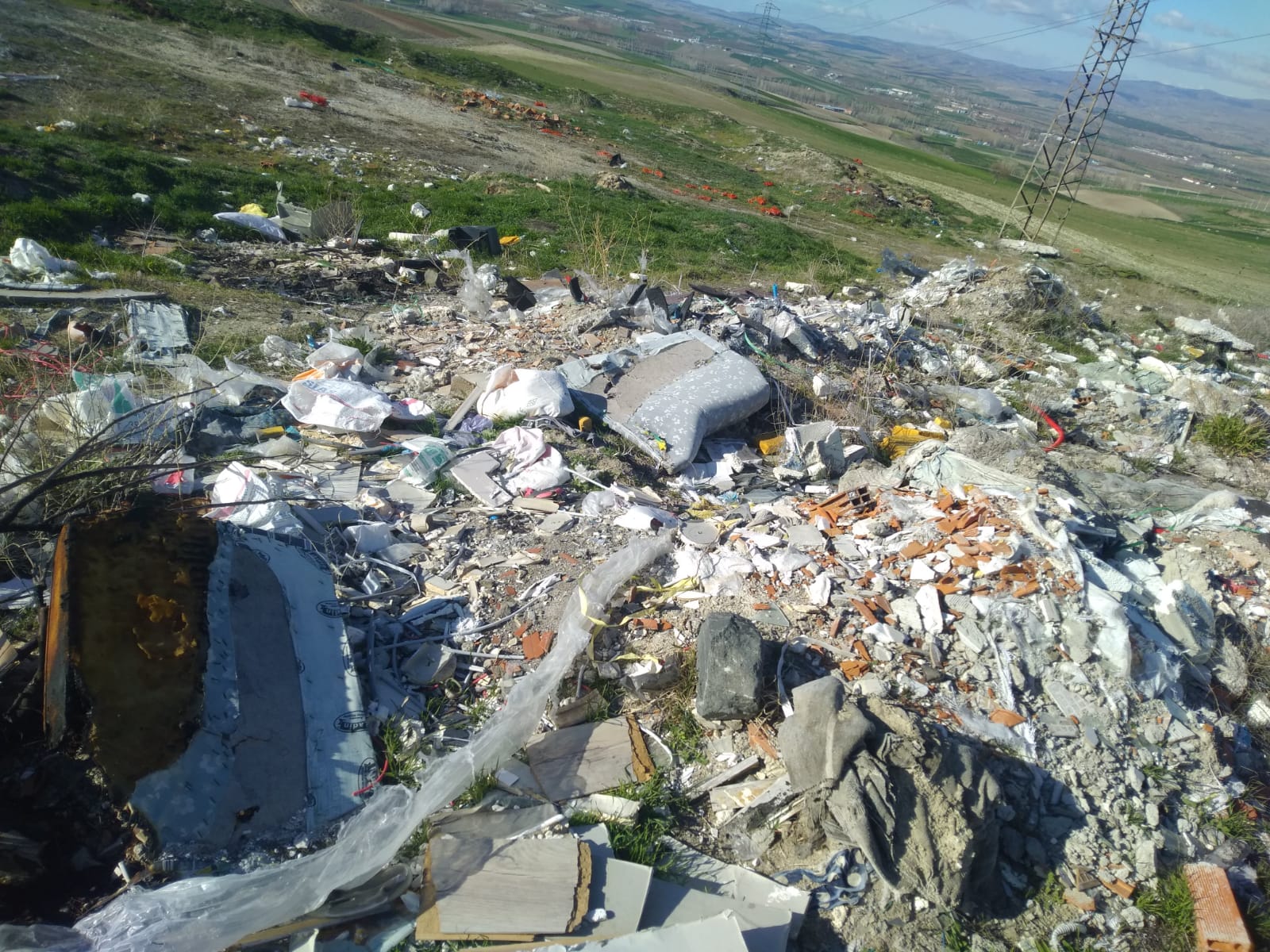 BELEDİYE TESİSİ ZEHİR SAÇIYOR