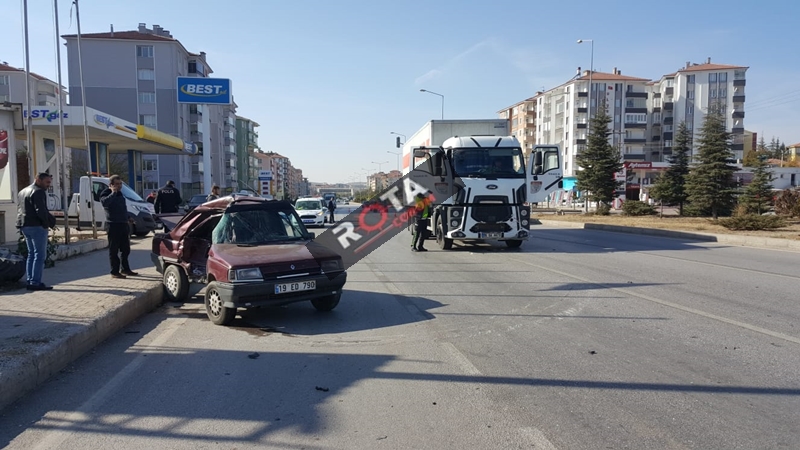 TIR'LA OTOMOBİL ÇARPIŞTI: 1 ÖLÜ