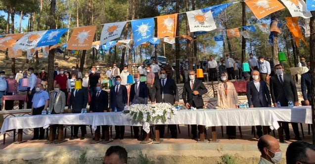 “MECİTÖZÜ’NE TOKİ’Yİ AK PARTİ YAPTIRIYOR”