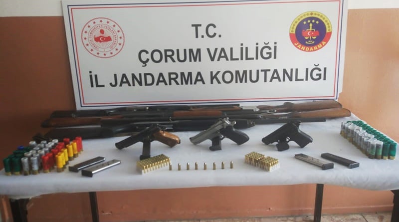 KÖYDE RUHSATSIZ SİLAH ELE GEÇİRİLDİ