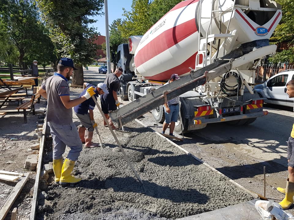 SUNGURLU BELEDİYESİ YOL ÇALIŞMALARINA HIZ VERDİ
