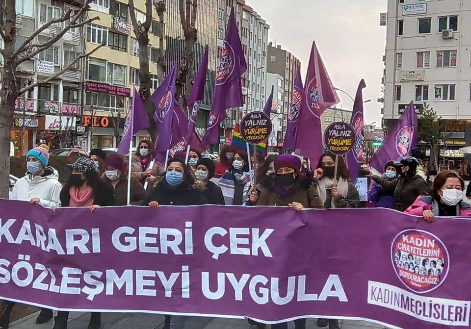 Kadınlar İstanbul sözleşmesine tepkileri sürüyor