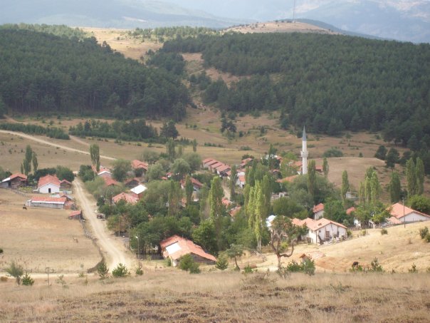 İSKİLİP'TE İKİ KIZ KARDEŞ KAYBOLDU