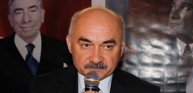 VAHAPOĞLU AKİT’E SERT ÇIKTI: KİMİ İTİNİ BIRAKTI, KİMİ BİTİNİ