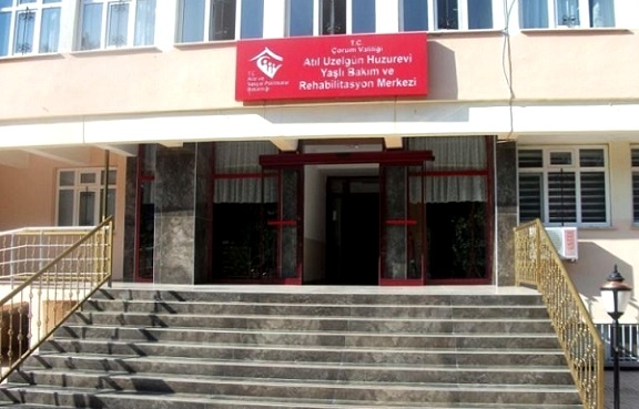 KORONA VİRÜS HUZUREVİNİ VURDU