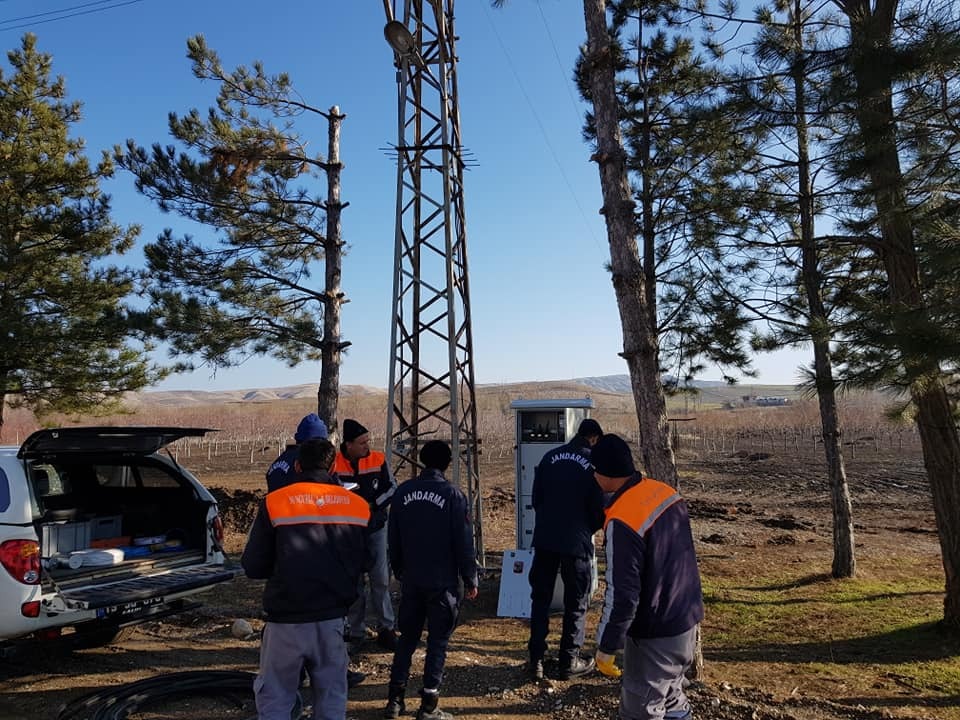 SUNGURLU'DA KABLO HIRSIZLARI İŞ BAŞINDA